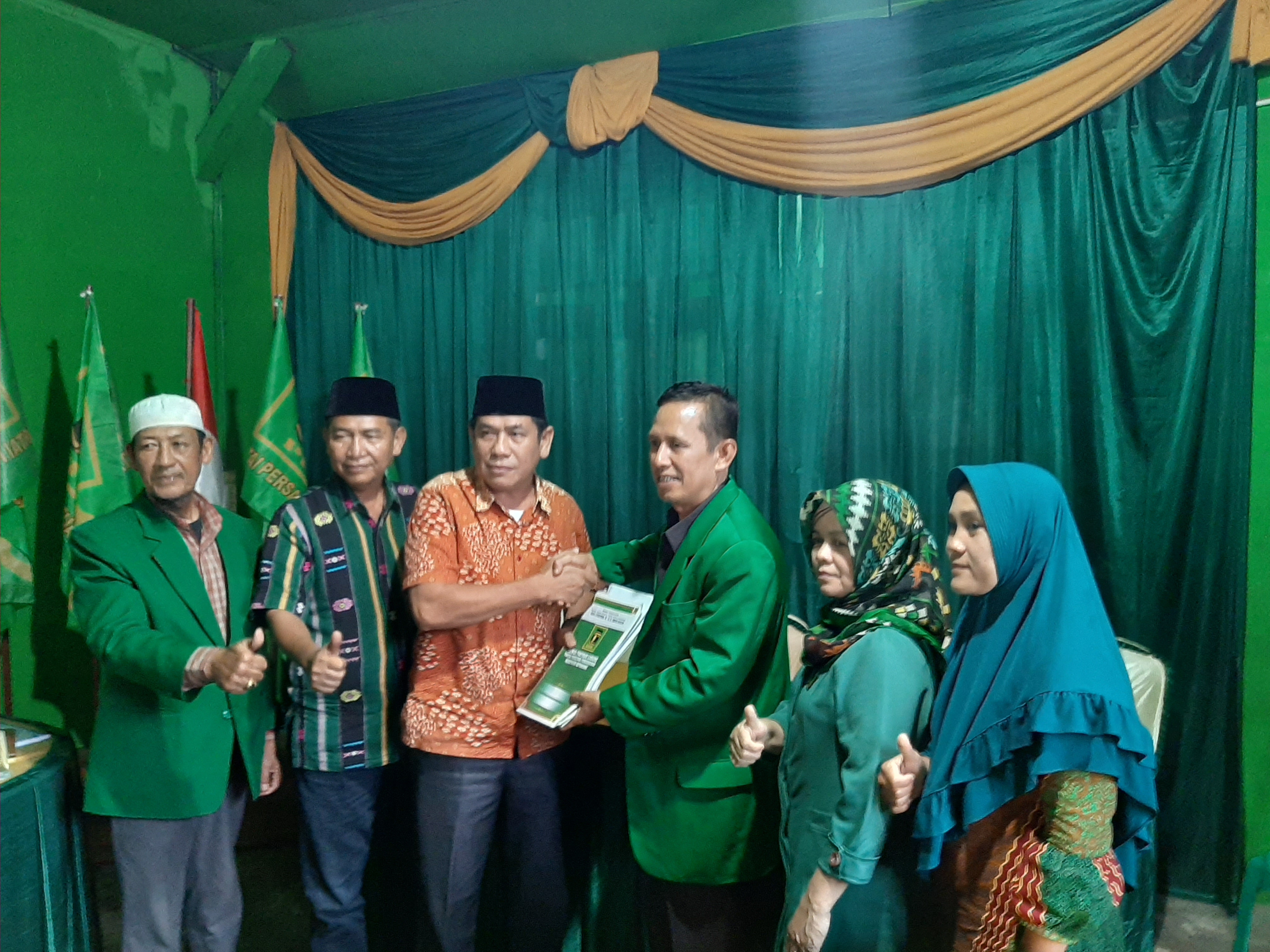 Lanjut Lagi Ujang-Firdaus Kembalikan Berkas Pendaftaran Ke PPP Dan Perindo