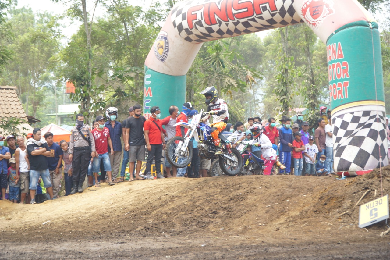 Bupati Hidayat Buka Grasstrack Escobar Cup II