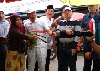 Blusukan Pasar Pagi Kepahiang, Pedangang Inginkan Rohidin 2 Periode