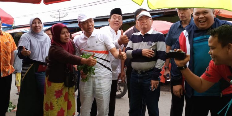 Blusukan Pasar Pagi Kepahiang, Pedangang Inginkan Rohidin 2 Periode