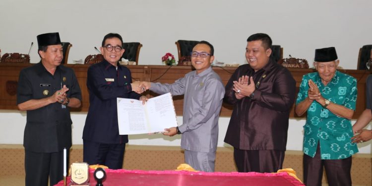 Paripurna DPRD Kepahiang, Empat Raperda Disahkan dan Satu Raperda Ditolak