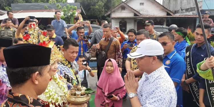 Kukuhkan Tim Relawan di Kepahiang, Rohidin Ajak Berjuang Bersama Tanpa Saling Menjatuhkan