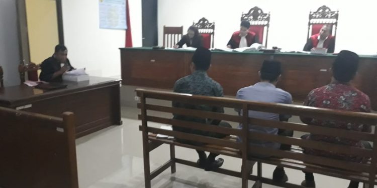 Terungkap Fakta Persidangan Pembangunan Lapen Desa Embong Sido Tidak Sesuai RAB