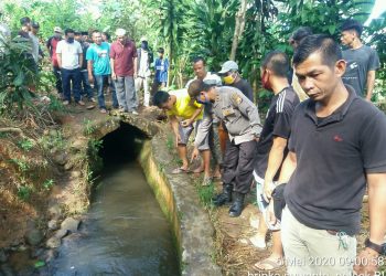 Mayat Perempuan Ditemukan Dengan Kondisi Leher Nyaris Putus