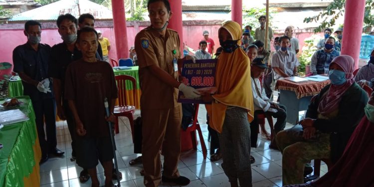 Pemerintah Desa Tertik Salurkan BLT-DD Tahun Anggaran 2020