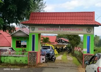 Pembagian Raport SMAN 4 Kepahiang Ikuti Protokol Kesehatan dan Siap Laksanakan PPDB Secara Online