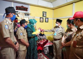 Bupati Dayat dan Ketua TP PKK Kepahiang Beri Bantuan Bayi Penderita Labiopalatoskizis