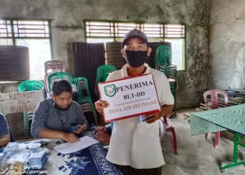 Pemdes Air Selimang Bagikan BLT-DD Tahun Anggaran 2020