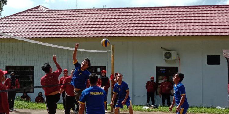 Pertandingan Sengit, Tim Kejari Kepahiang Vs Wartawan : Tim Kejari Menang Tipis