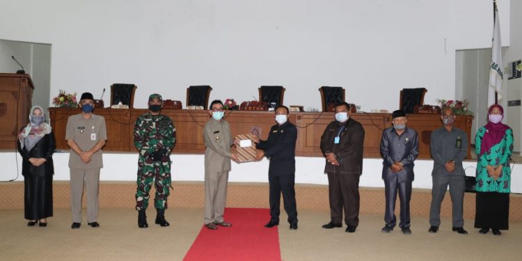 DPRD Kepahiang Gelar Rapat Paripurna Penyampaian Rekomendasi Atas Hasil Tindak Lanjut LHP BPK RI dan Nota Pengantar Raperda Pelaksanaan APBD Th 2019