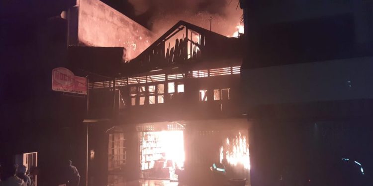 Si Jago Merah Hanguskan Tiga Toko Di Curup