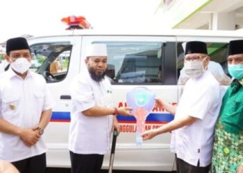 UMB Dapat Bantuan Ambulans, Minibus dan Pengaspalan Lahan Parkir