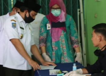 Sejahterakan Para Petani, Pemkot Bengkulu Berikan 302 Kartu Tani
