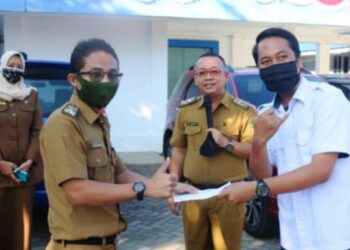 Wujud Apresiasi Kinerja ASN dan PTT, Plt Kadis Kominfosan Kota Bengkulu Beri Reward