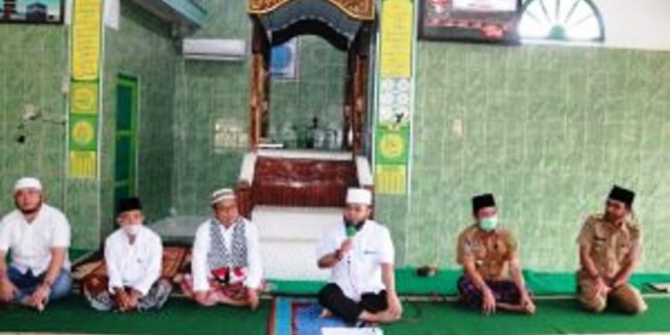 Walikota Helmi Serahkan BOp Kepada Tokoh Masyarakat dan Pengurus Masjid
