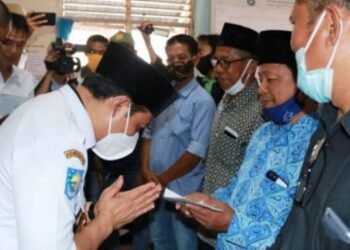 Penerima BOP Juga Akan Dapatkan Baju Seragam Batik Basurek