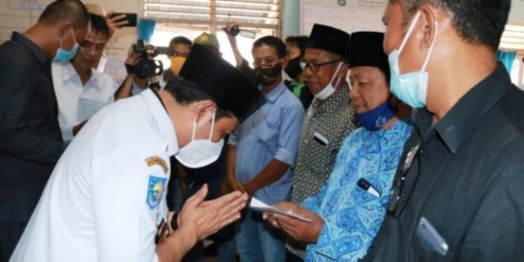 Penerima BOP Juga Akan Dapatkan Baju Seragam Batik Basurek