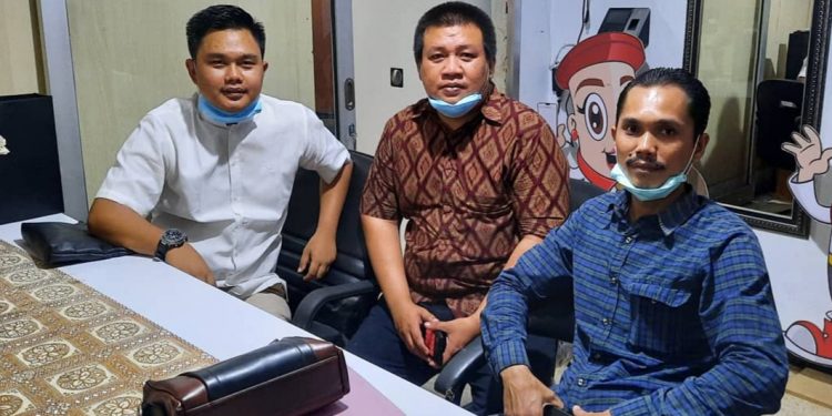 Tim Kuasa Hukum ‘SR’ Laporkan ‘Sahe’ Ke Bawaslu Provinsi