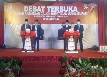Debat Terbuka Calon Bupati dan Wakil Bupati Kepahiang, Ketua KPU Persilahkan Masyarakat Nilai Visi-Misi dan Komitmen Paslon