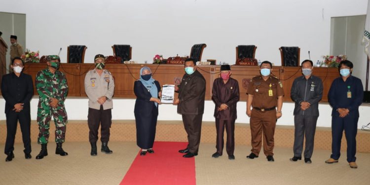 DPRD Kabupaten kepahiang Gelar Paripurna Pandangan Umum Fraksi-fraksi DPRD Terhadap Raperda APBD Tahun Anggaran 2021