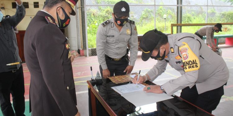 Polres Kepahiang Gelar Apel penandatangani Fakta Integritas Netralitas Polri Pada Pilkada Serentak Th 2020