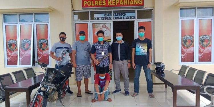 Terbakar Emosi, Seorang Remaja Bacok Sepupunya Sendiri Yang Masih SMP