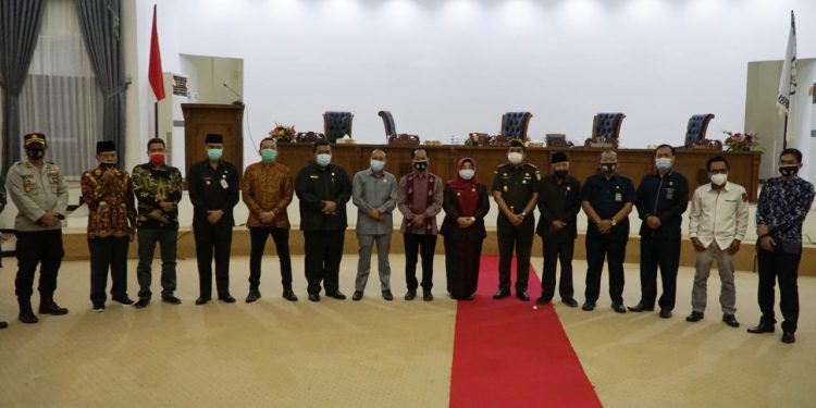 DPRD Kepahiang Gelar Paripurna Revisi Jadwal Banmus Dan Usulkan Pemberhentian Serta Pengangkatan Bupati dan Wakil Bupati