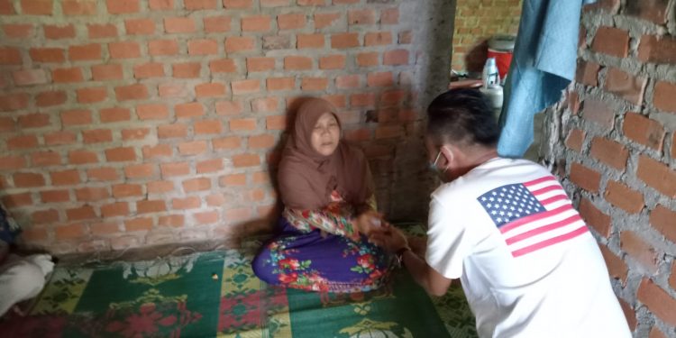 PWI Kepahiang Sambangi dan Beri Bantuan Penderita Tulang Keropos