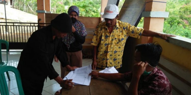 Pemdes Temdak Salurkan BLT Tahap ll Kepada 52 PKM