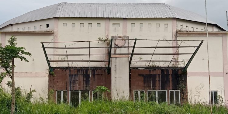 Kondisi ‘GOR’ Yang Miris, Kadisparpora : “Duit Dak Do”