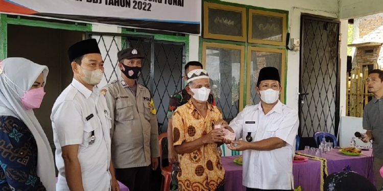 Pemdes Pulo Geto Salurkan BLT-DD Tahap Pertama Kepada 89 PKM