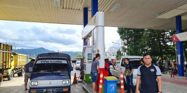Harga BBM Naik, Polres Kepahiang Kerahkan Personil Amankan SPBU Di Wilkum Kepahiang