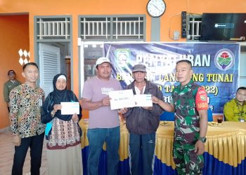 Pemdes Bukit Sari Salurkan BLT-DD Tahap 3 Kepada 75 KPM
