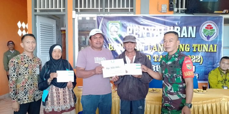 Pemdes Bukit Sari Salurkan BLT-DD Tahap 3 Kepada 75 KPM