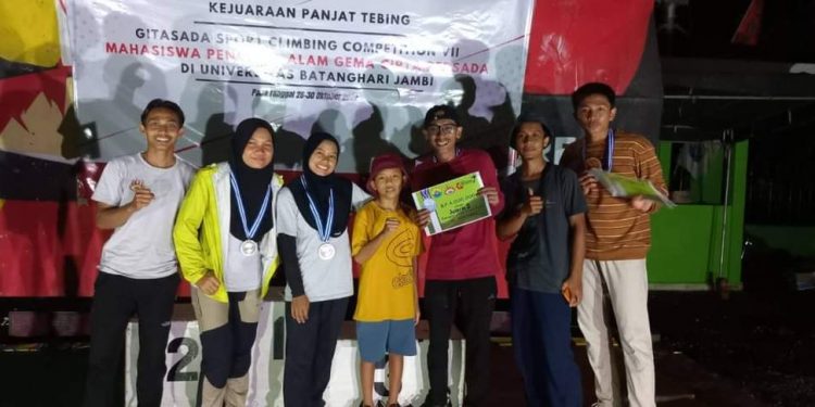 Atlet FPTI Kepahiang Raih Mendali Perak di Kejuaraan Nasional Gitasada Sport Climbing Competition VI
