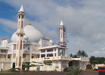 Jelang Bulan Suci Ramadhan 1444 H Masjid Agung Dipercantik