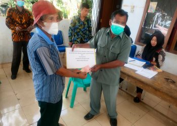 Pemdes Desa Bayung Salurkan BLT-DD Tahap 1 Tahun Anggaran 2022 Kepada 76 KPM