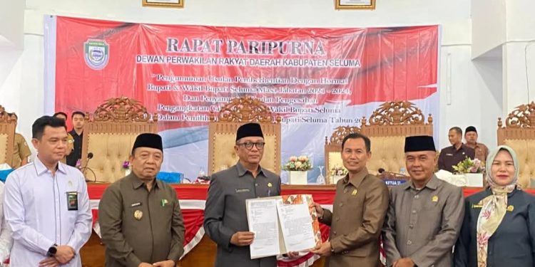 Rapat Paripurna, Usulan Pemberhentian Dengan Hormat Bupati Dan Wakil Bupati Periode 2021-2024