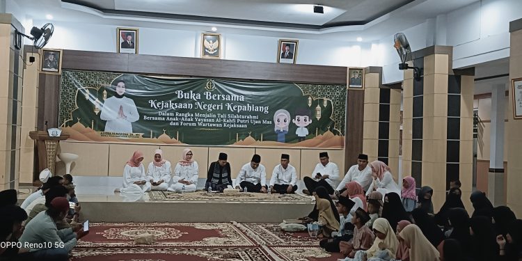 Kejari Kepahiang Berbagi dan Gelar Acara Buka Bersama Anak-Anak Yatim dan Awak Media