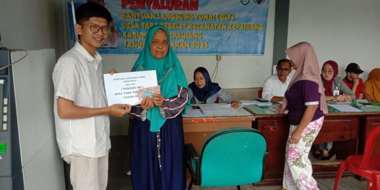 Pemdes Taba Tebelet Salurkan BLT-DD Kepada 29 KPM