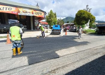 Dinas PUPR Kabupaten Kepahiang Sigap Perbaikan Jalan Berlobang